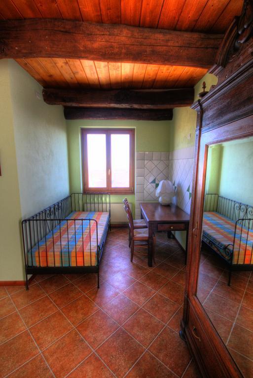 Azienda Agrituristica Alcastle Montabone ภายนอก รูปภาพ